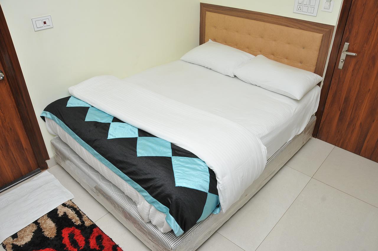 Hotel Pasupala Grand Anantapur Dış mekan fotoğraf