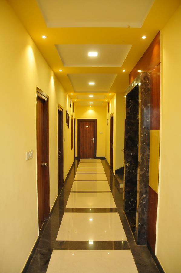 Hotel Pasupala Grand Anantapur Dış mekan fotoğraf