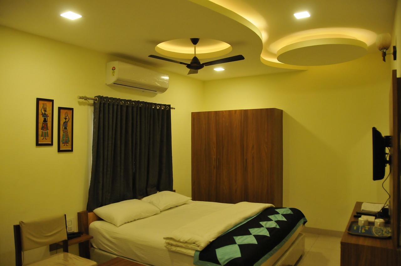 Hotel Pasupala Grand Anantapur Dış mekan fotoğraf